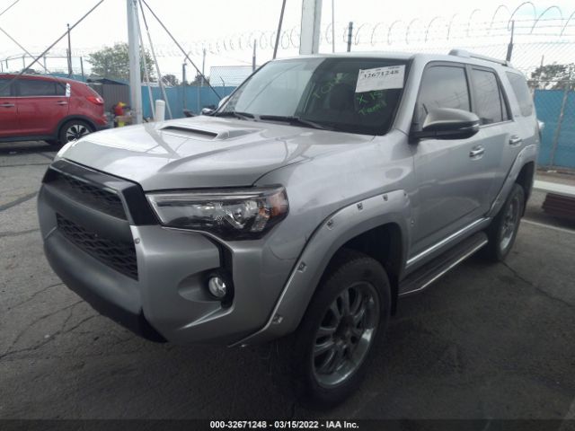 Photo 1 VIN: JTEBU5JR5J5576609 - TOYOTA 4RUNNER 