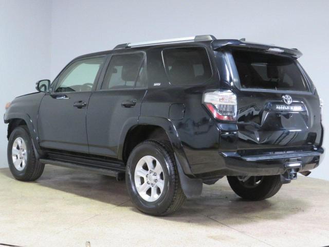 Photo 3 VIN: JTEBU5JR5K5656588 - TOYOTA 4RUNNER SR 