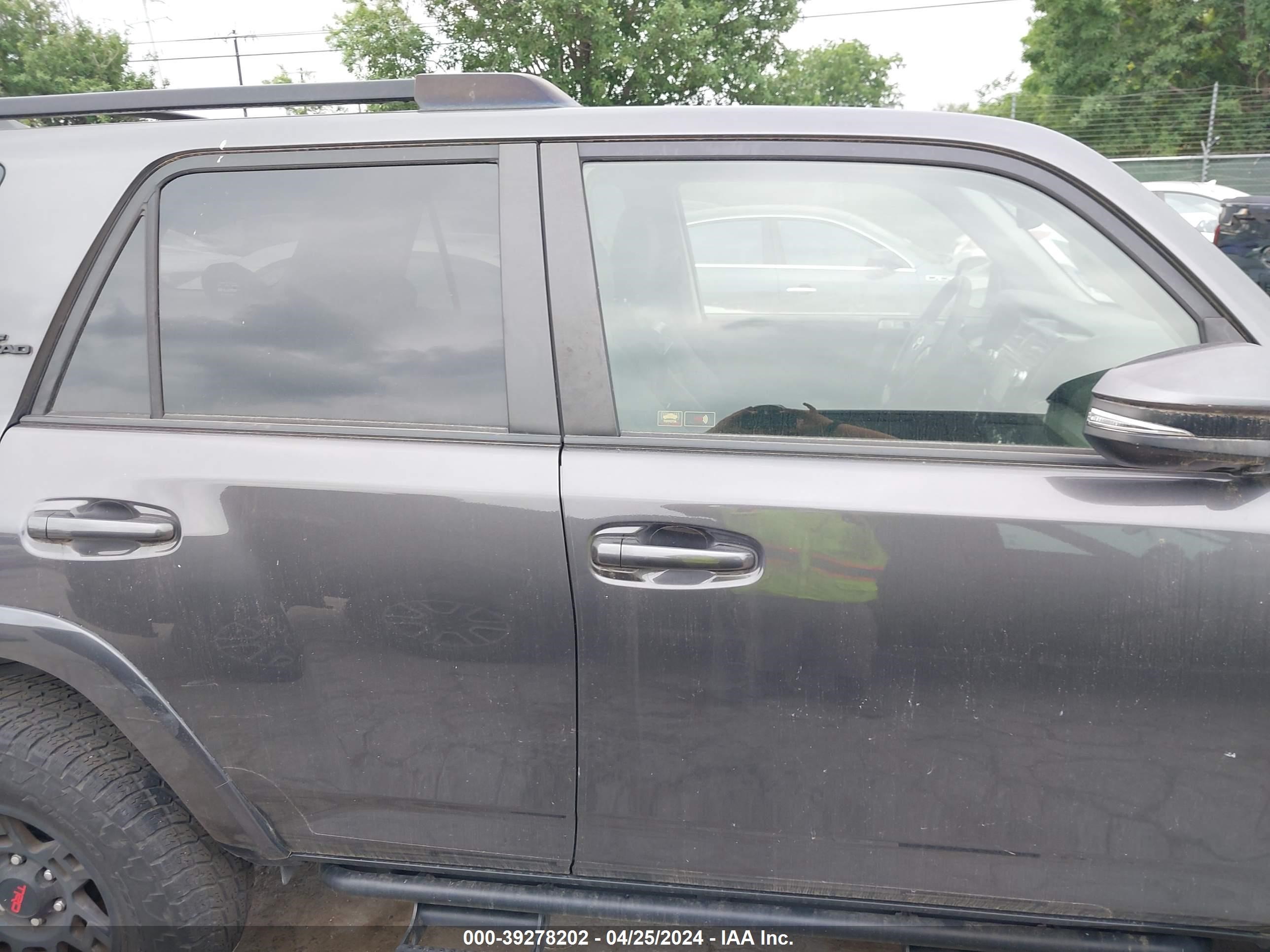 Photo 11 VIN: JTEBU5JR5K5659149 - TOYOTA 4RUNNER 