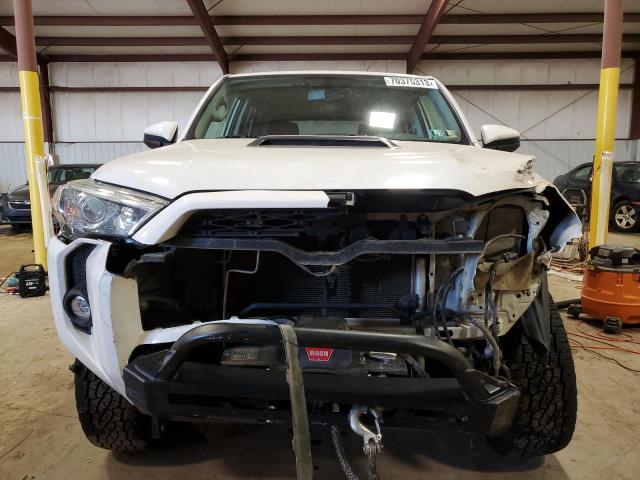 Photo 4 VIN: JTEBU5JR5K5667610 - TOYOTA 4RUNNER SR 