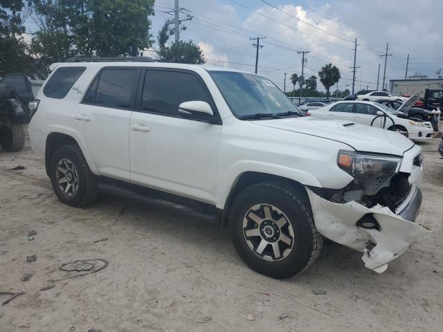 Photo 3 VIN: JTEBU5JR5L5749273 - TOYOTA 4RUNNER SR 