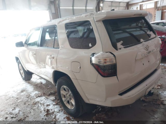 Photo 2 VIN: JTEBU5JR6G5282757 - TOYOTA 4RUNNER 