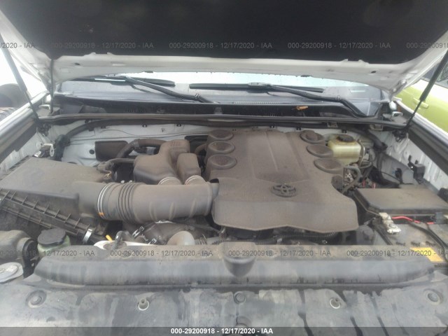 Photo 9 VIN: JTEBU5JR6H5425997 - TOYOTA 4RUNNER 