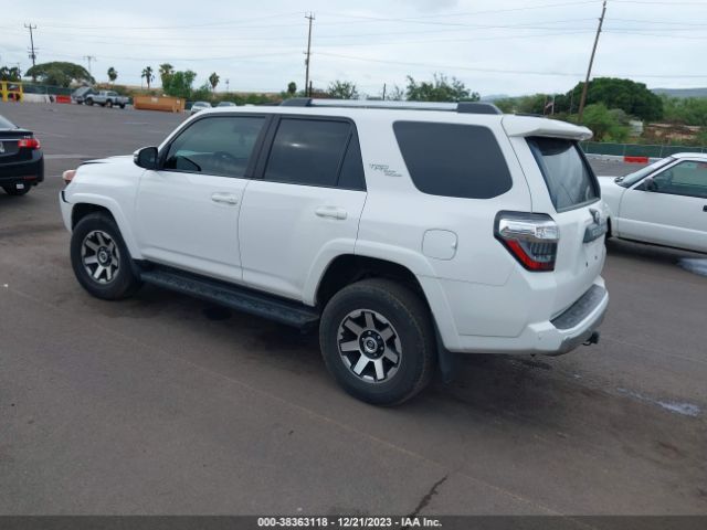 Photo 2 VIN: JTEBU5JR6H5437423 - TOYOTA 4RUNNER 