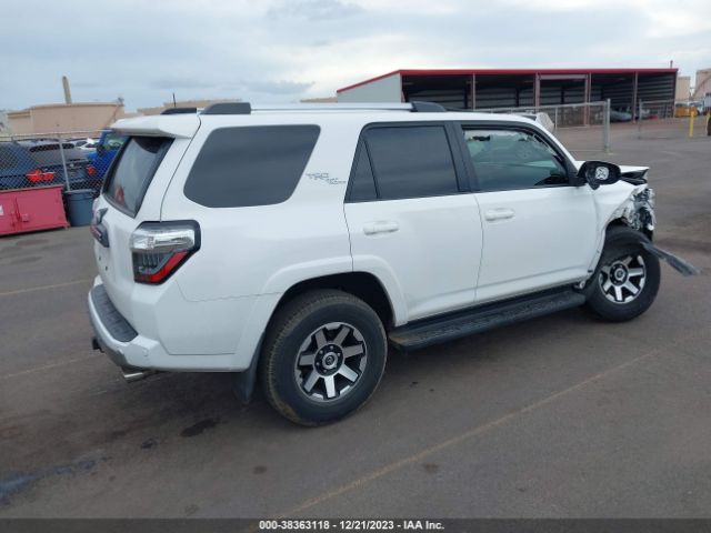 Photo 3 VIN: JTEBU5JR6H5437423 - TOYOTA 4RUNNER 