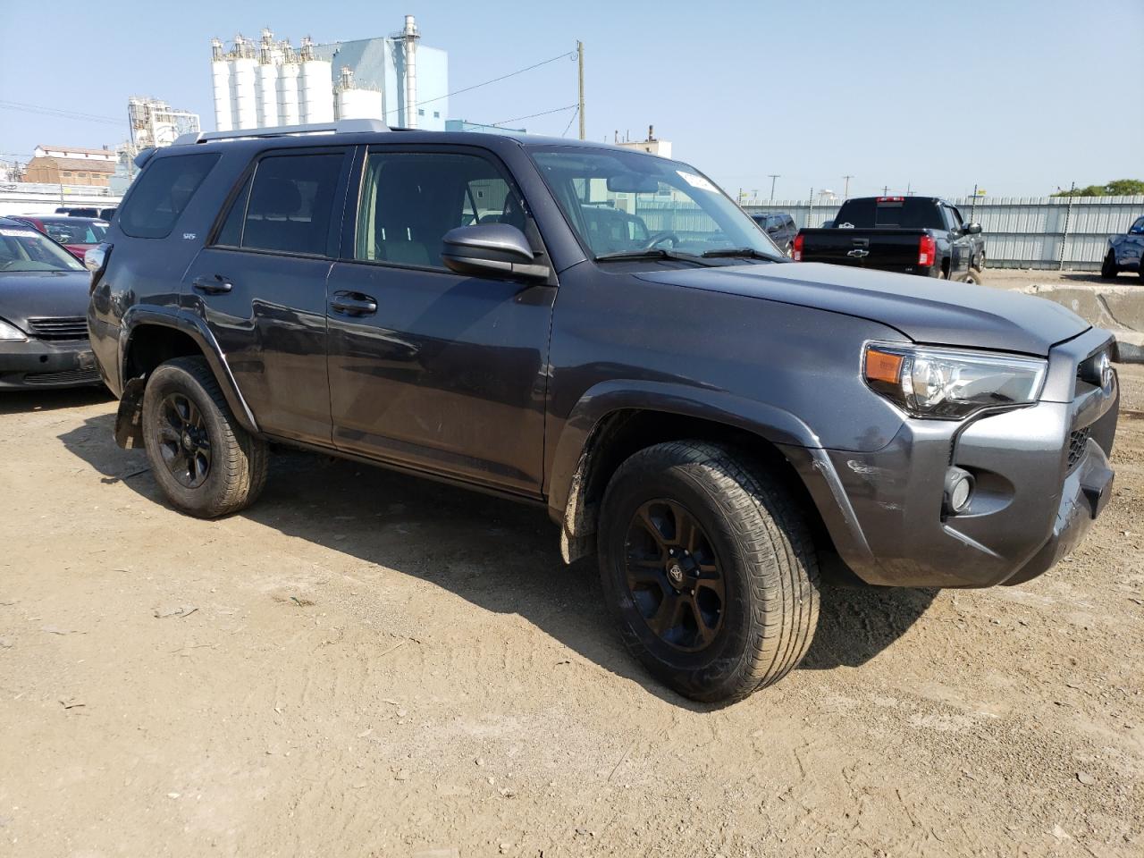 Photo 3 VIN: JTEBU5JR6J5493044 - TOYOTA 4RUNNER 