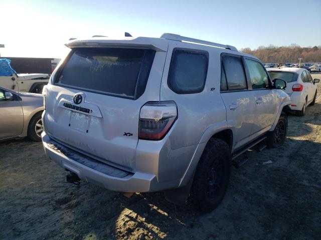 Photo 3 VIN: JTEBU5JR6J5570706 - TOYOTA 4RUNNER SR 