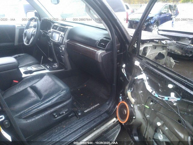 Photo 4 VIN: JTEBU5JR6J5572245 - TOYOTA 4RUNNER 