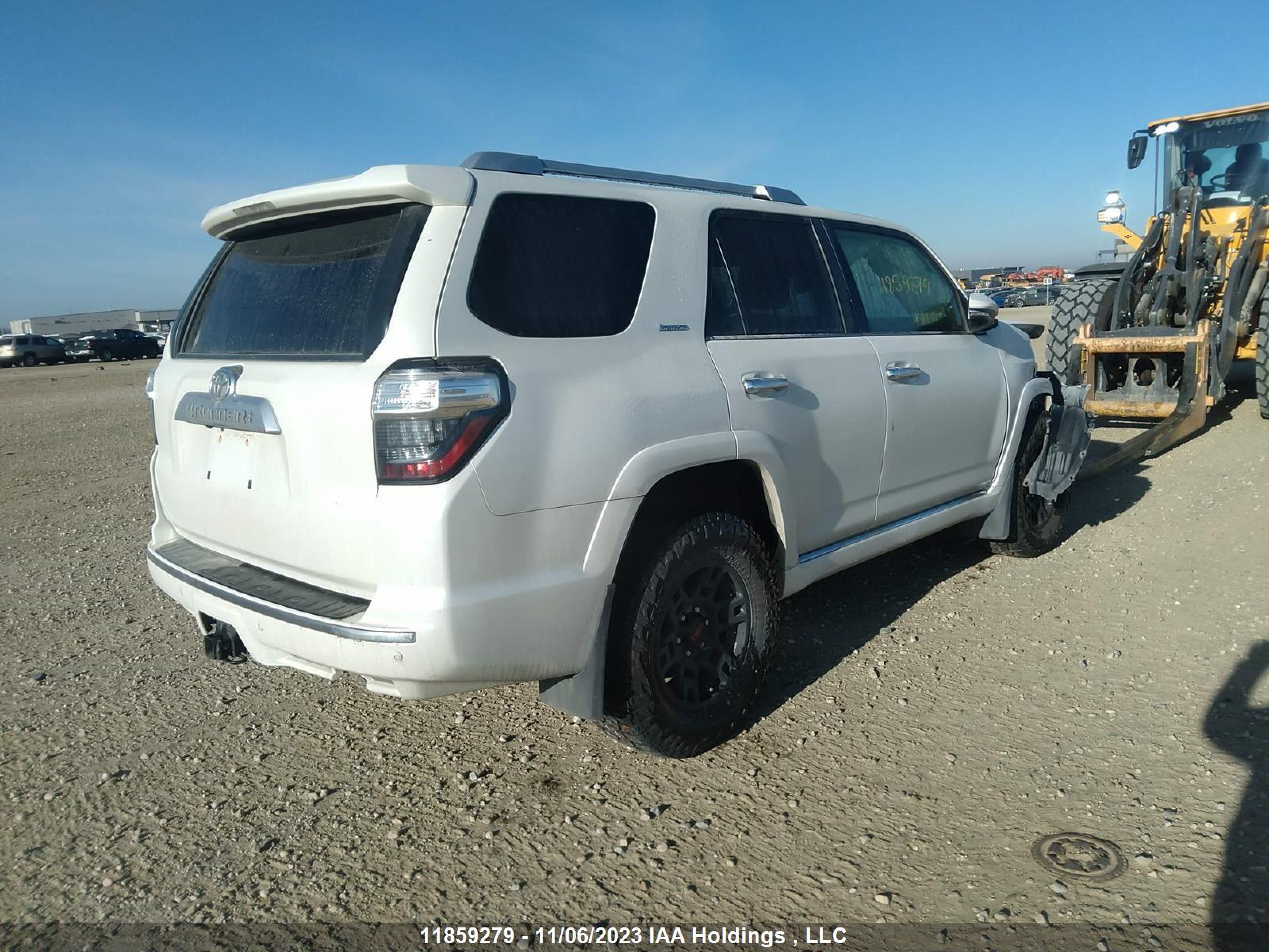 Photo 3 VIN: JTEBU5JR6J5575114 - TOYOTA 4RUNNER 