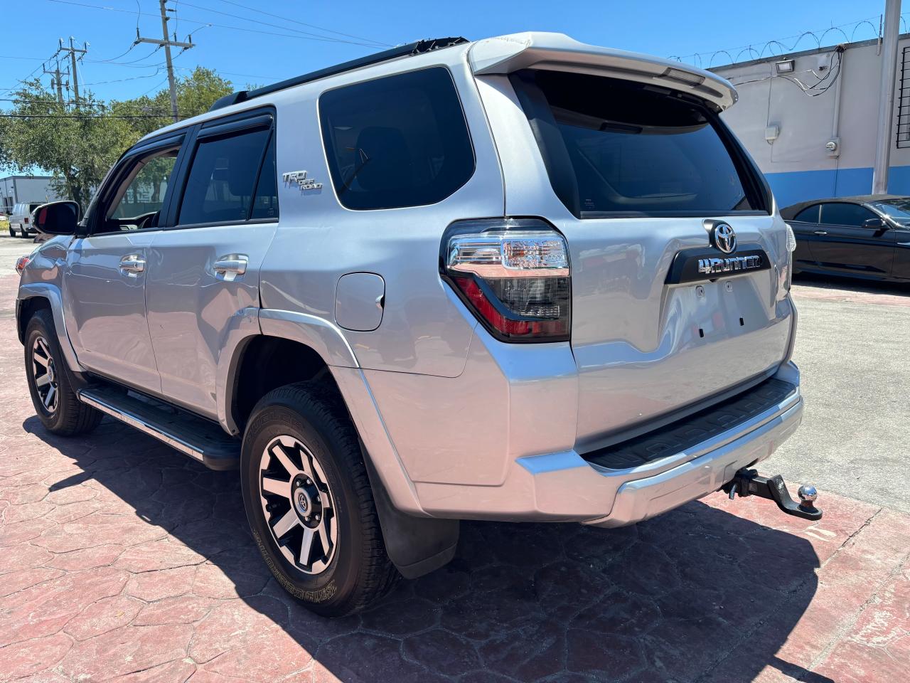 Photo 2 VIN: JTEBU5JR6K5631621 - TOYOTA 4RUNNER 