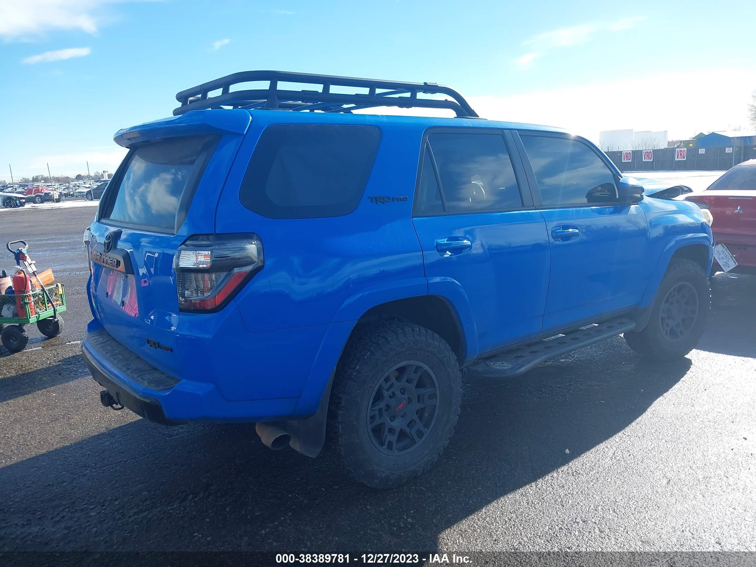 Photo 3 VIN: JTEBU5JR6K5703319 - TOYOTA 4RUNNER 