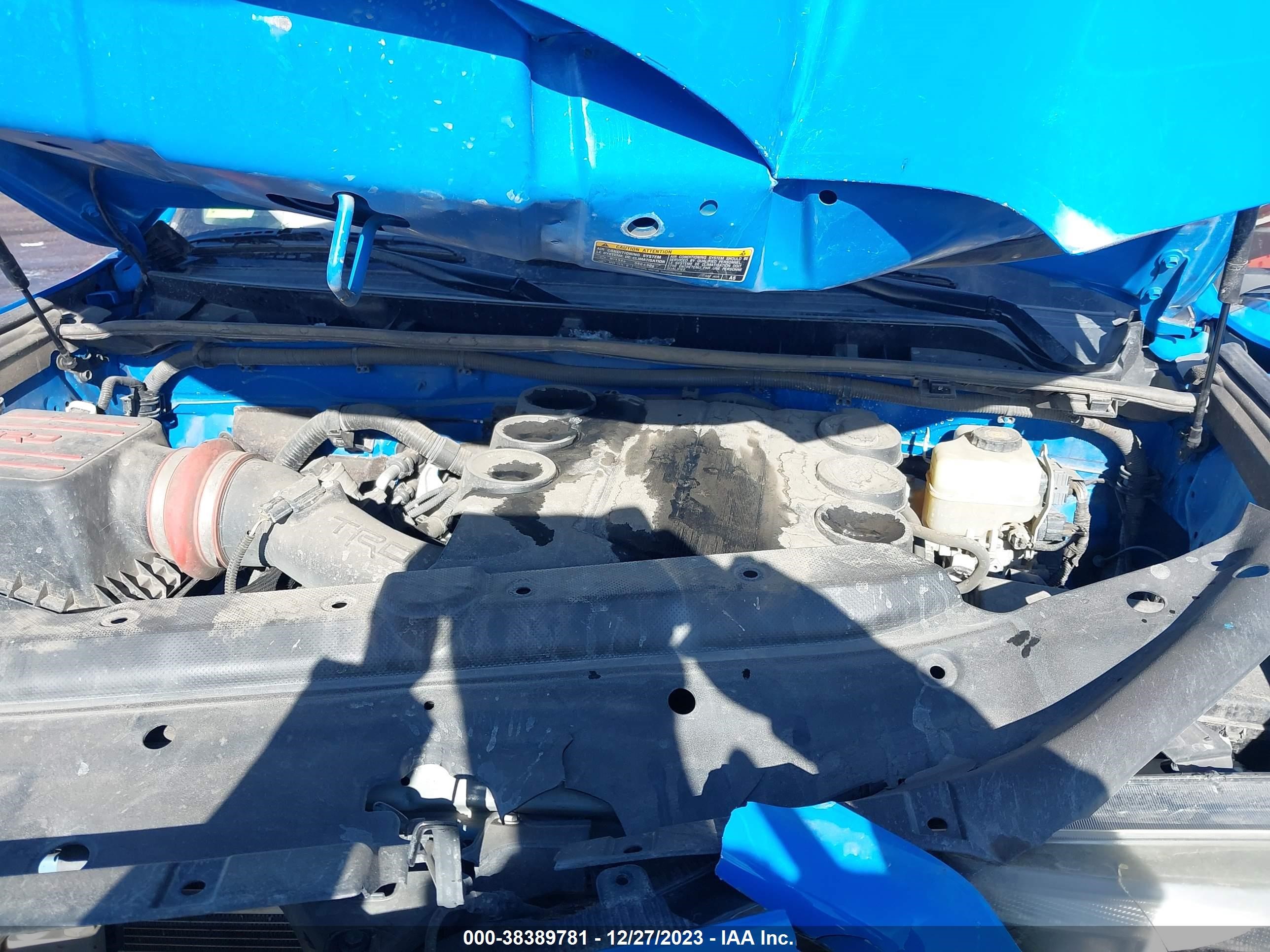 Photo 9 VIN: JTEBU5JR6K5703319 - TOYOTA 4RUNNER 