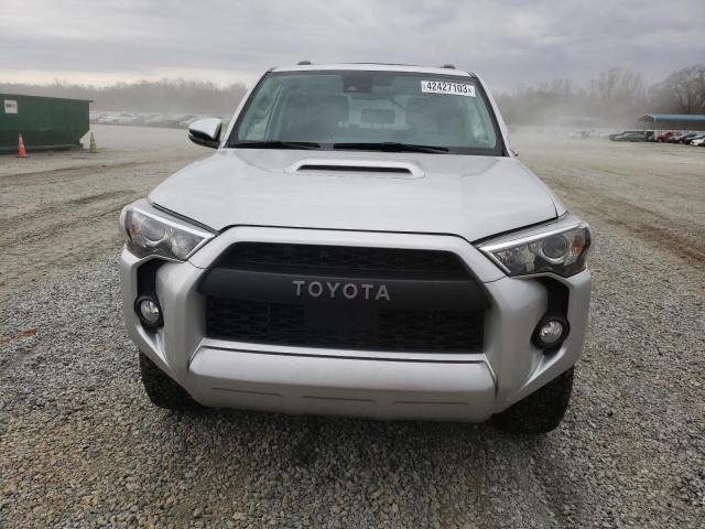 Photo 4 VIN: JTEBU5JR6L5827057 - TOYOTA 4RUNNER SR 