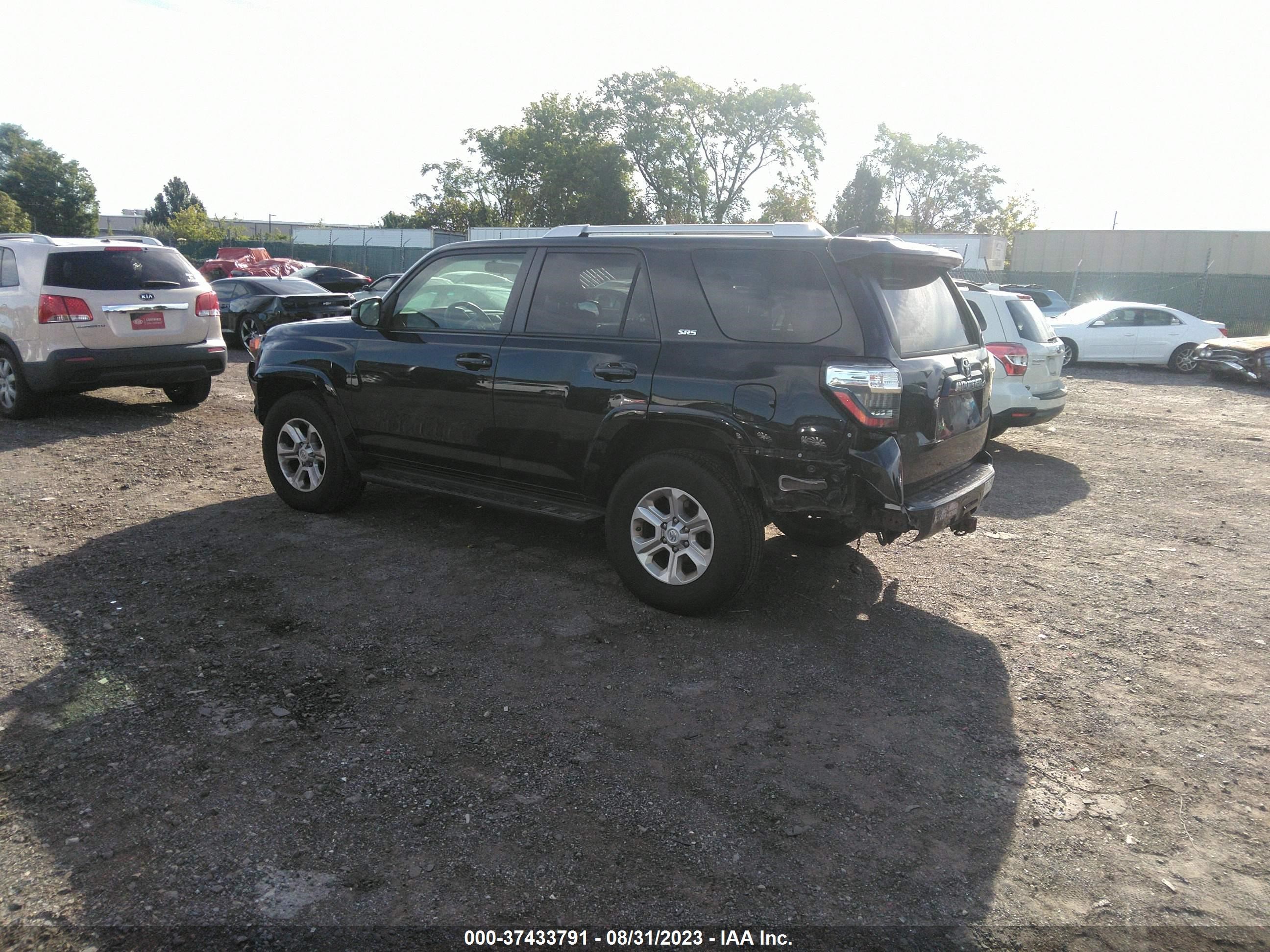 Photo 2 VIN: JTEBU5JR7F5219388 - TOYOTA 4RUNNER 