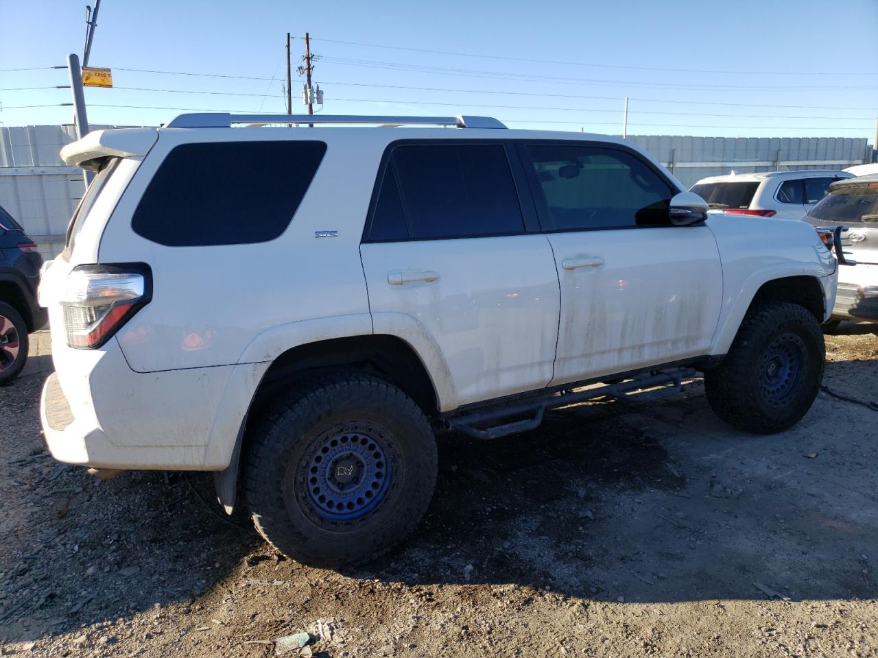 Photo 2 VIN: JTEBU5JR7H5407511 - TOYOTA 4RUNNER 