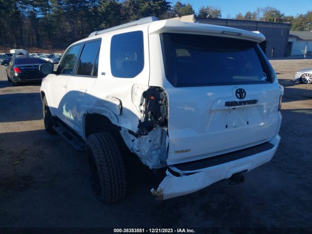 Photo 2 VIN: JTEBU5JR7J5517559 - TOYOTA 4RUNNER 