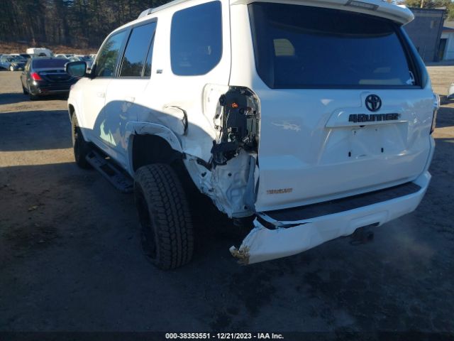 Photo 5 VIN: JTEBU5JR7J5517559 - TOYOTA 4RUNNER 