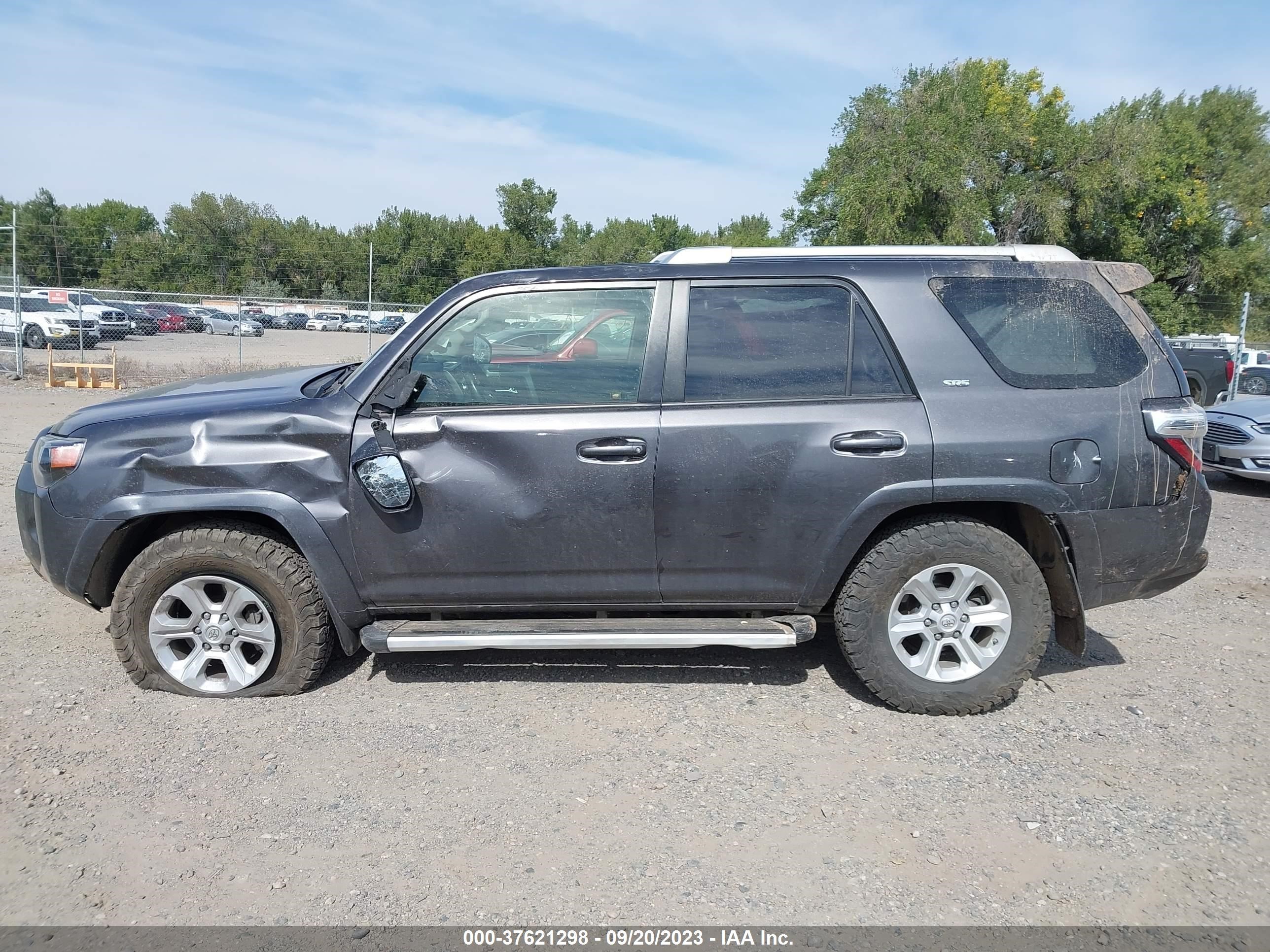 Photo 13 VIN: JTEBU5JR7J5519375 - TOYOTA 4RUNNER 