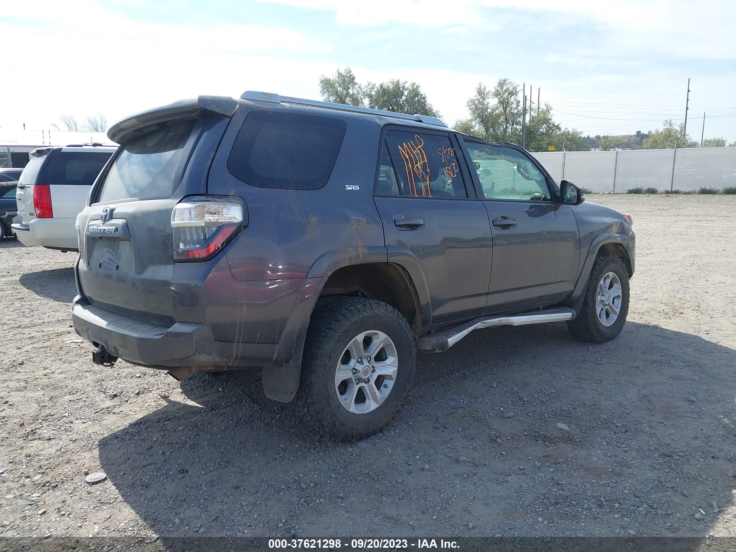 Photo 3 VIN: JTEBU5JR7J5519375 - TOYOTA 4RUNNER 