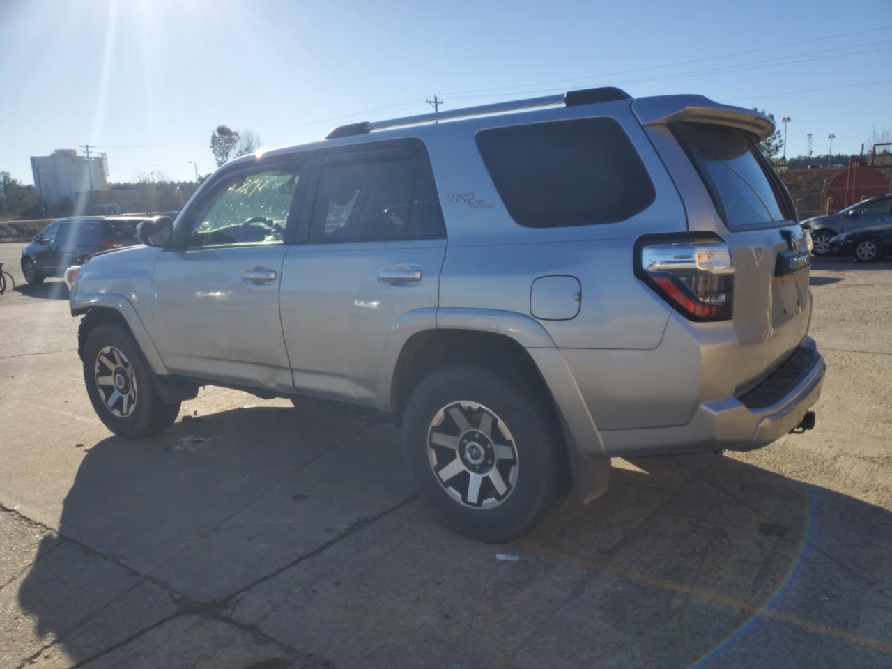 Photo 1 VIN: JTEBU5JR7J5563215 - TOYOTA 4RUNNER 