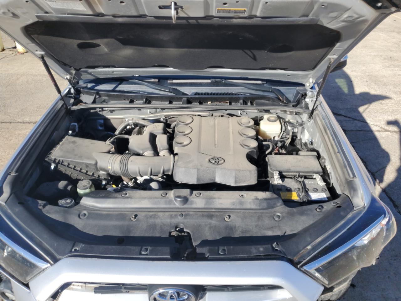 Photo 10 VIN: JTEBU5JR7J5563215 - TOYOTA 4RUNNER 