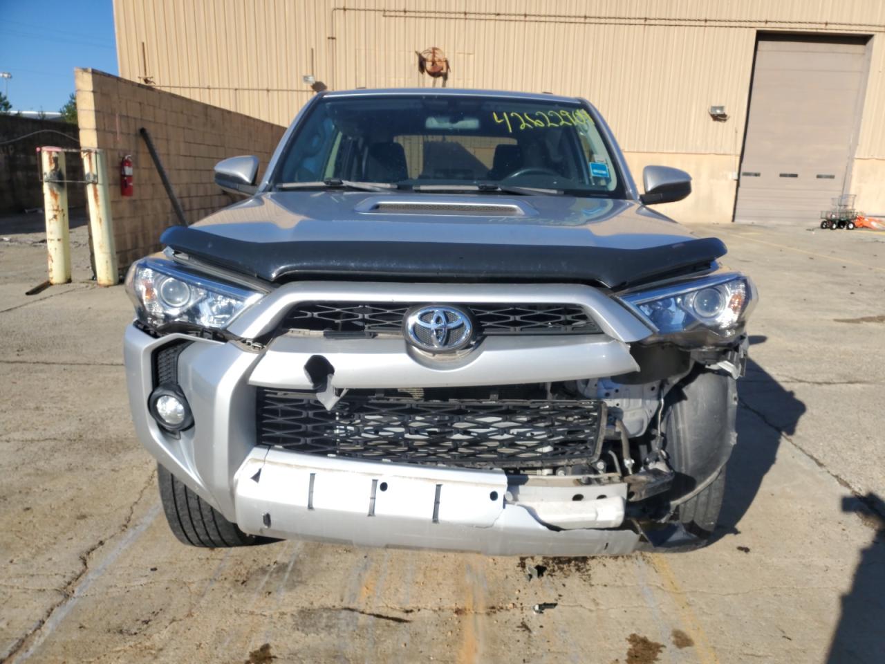 Photo 4 VIN: JTEBU5JR7J5563215 - TOYOTA 4RUNNER 