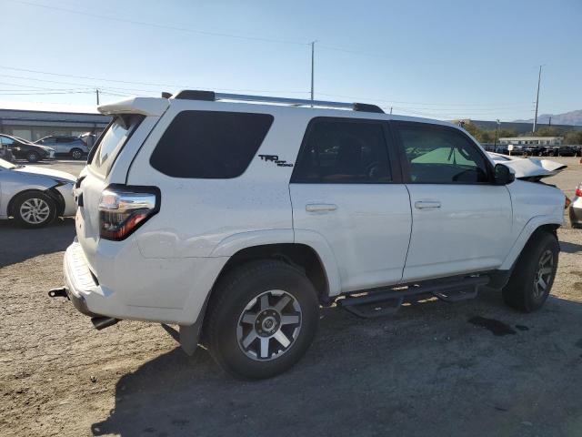 Photo 2 VIN: JTEBU5JR7J5586560 - TOYOTA 4RUNNER SR 