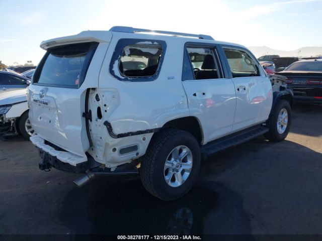 Photo 3 VIN: JTEBU5JR7J5593167 - TOYOTA 4RUNNER 