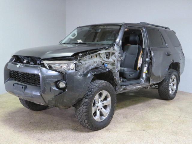 Photo 1 VIN: JTEBU5JR7J5606564 - TOYOTA 4RUNNER SR 