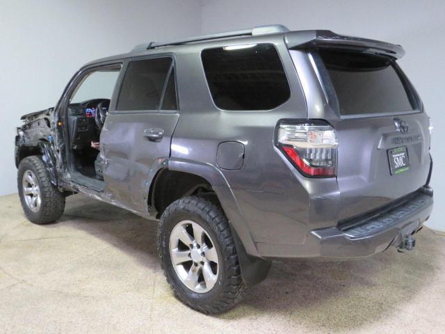 Photo 3 VIN: JTEBU5JR7J5606564 - TOYOTA 4RUNNER SR 