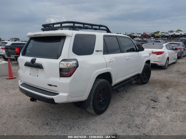 Photo 3 VIN: JTEBU5JR7L5799964 - TOYOTA 4RUNNER 