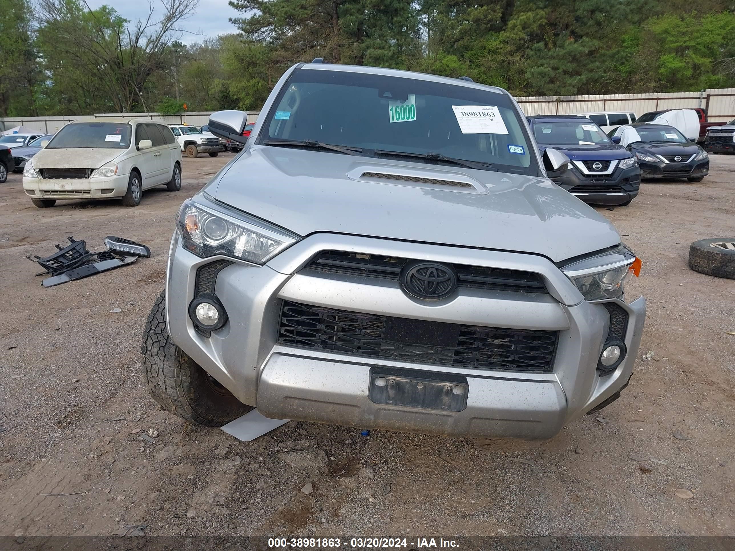 Photo 12 VIN: JTEBU5JR7L5820103 - TOYOTA 4RUNNER 