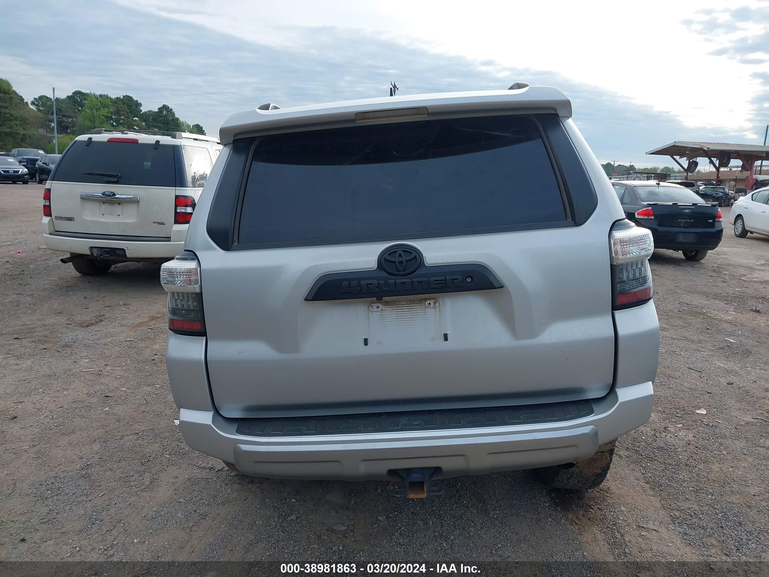 Photo 16 VIN: JTEBU5JR7L5820103 - TOYOTA 4RUNNER 