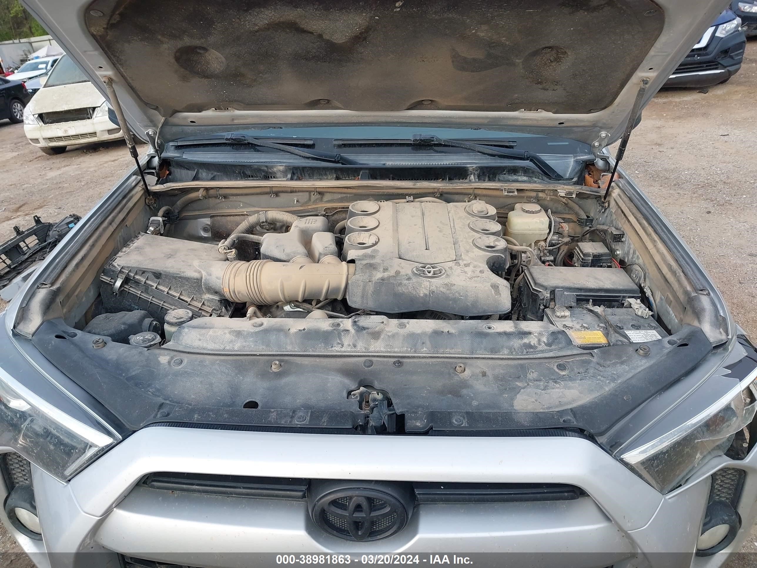 Photo 9 VIN: JTEBU5JR7L5820103 - TOYOTA 4RUNNER 