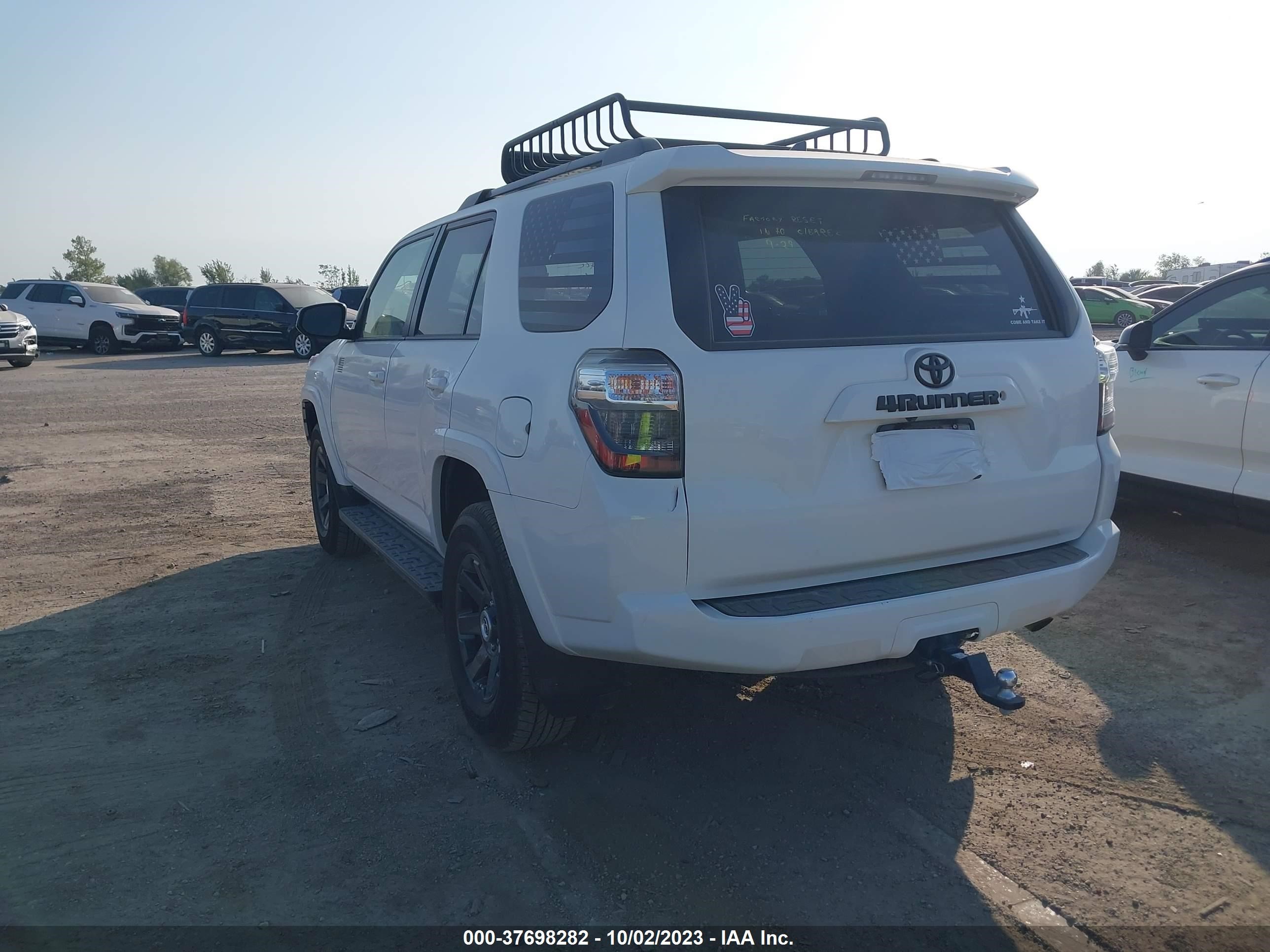 Photo 2 VIN: JTEBU5JR7M5869867 - TOYOTA 4RUNNER 