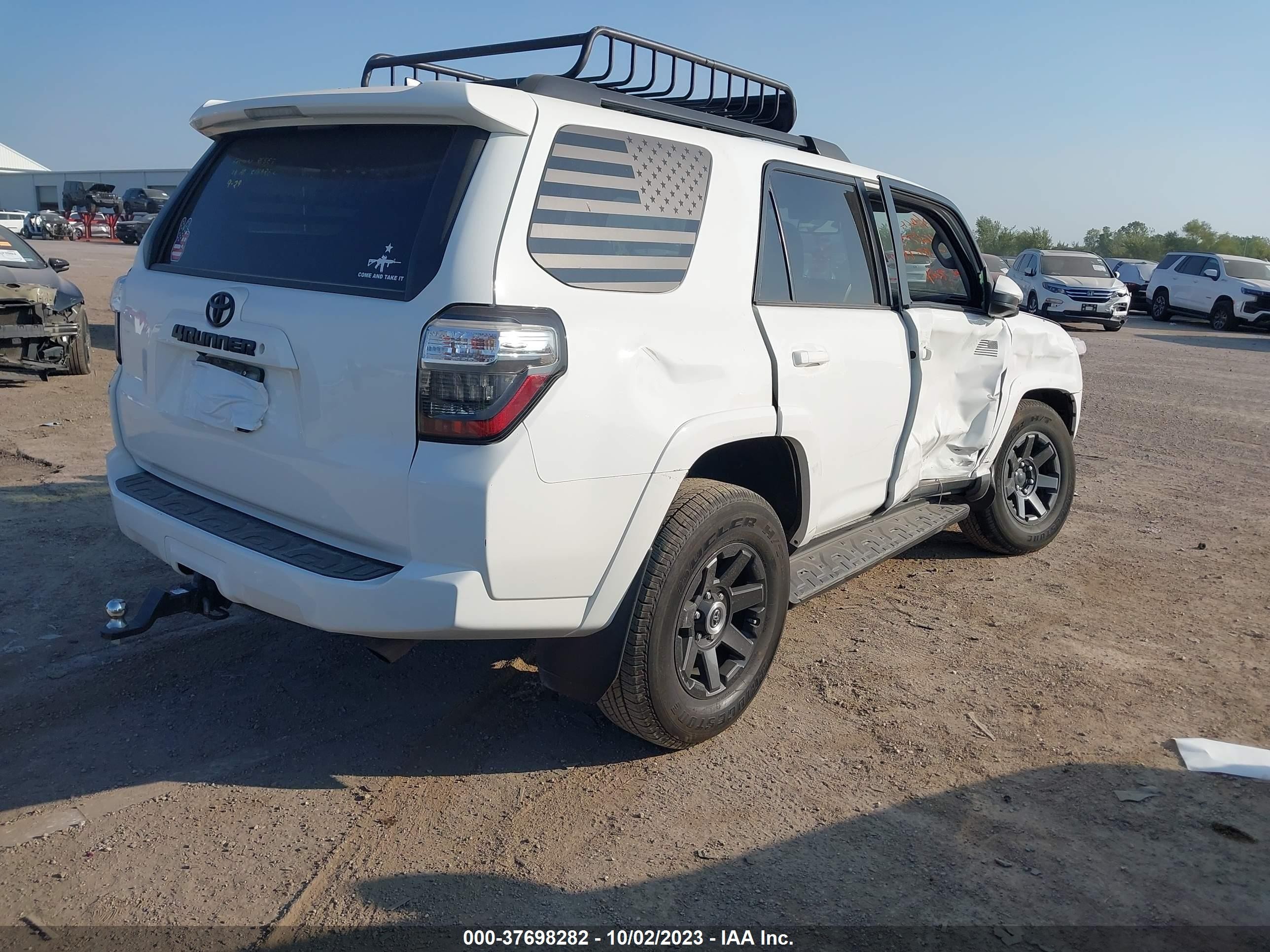 Photo 3 VIN: JTEBU5JR7M5869867 - TOYOTA 4RUNNER 