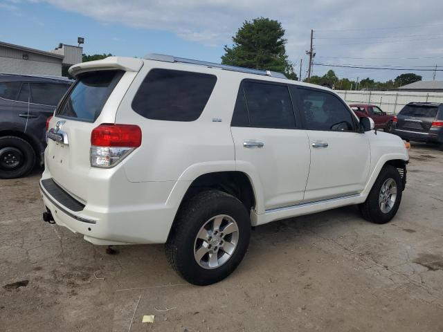 Photo 2 VIN: JTEBU5JR8B5065848 - TOYOTA 4RUNNER SR 