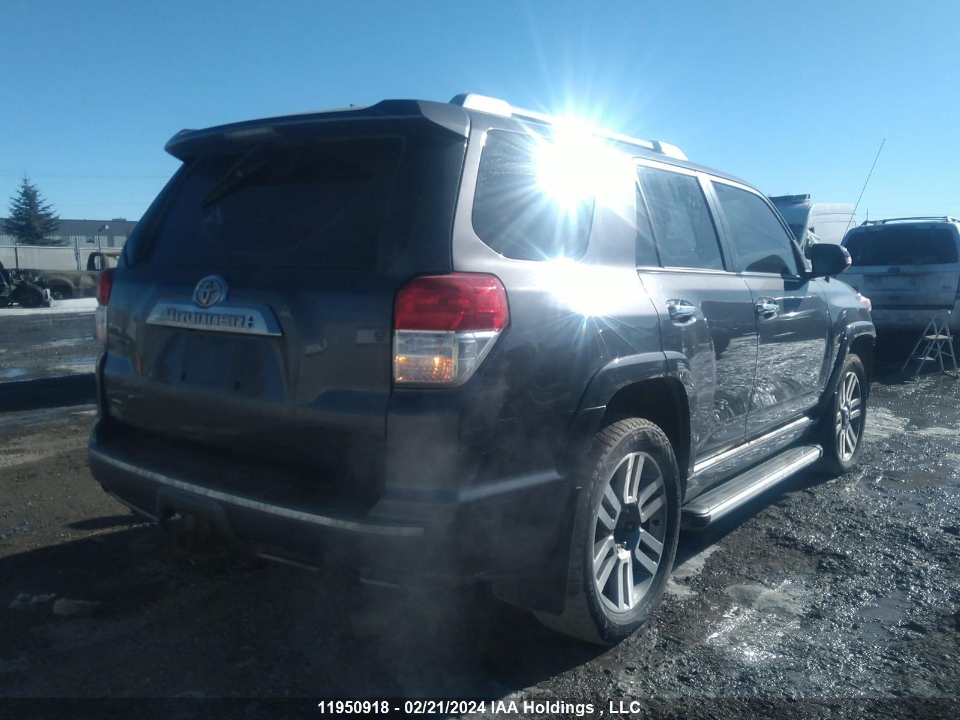 Photo 3 VIN: JTEBU5JR8C5077788 - TOYOTA 4RUNNER 