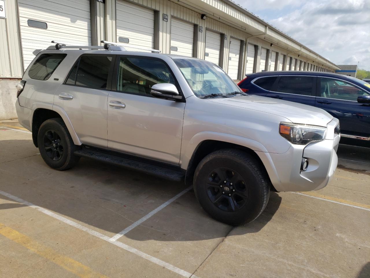 Photo 3 VIN: JTEBU5JR8F5237396 - TOYOTA 4RUNNER 