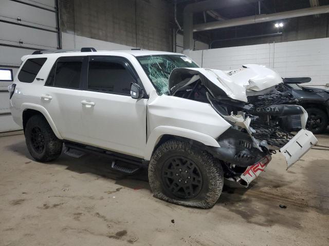 Photo 3 VIN: JTEBU5JR8G5284137 - TOYOTA 4RUNNER 