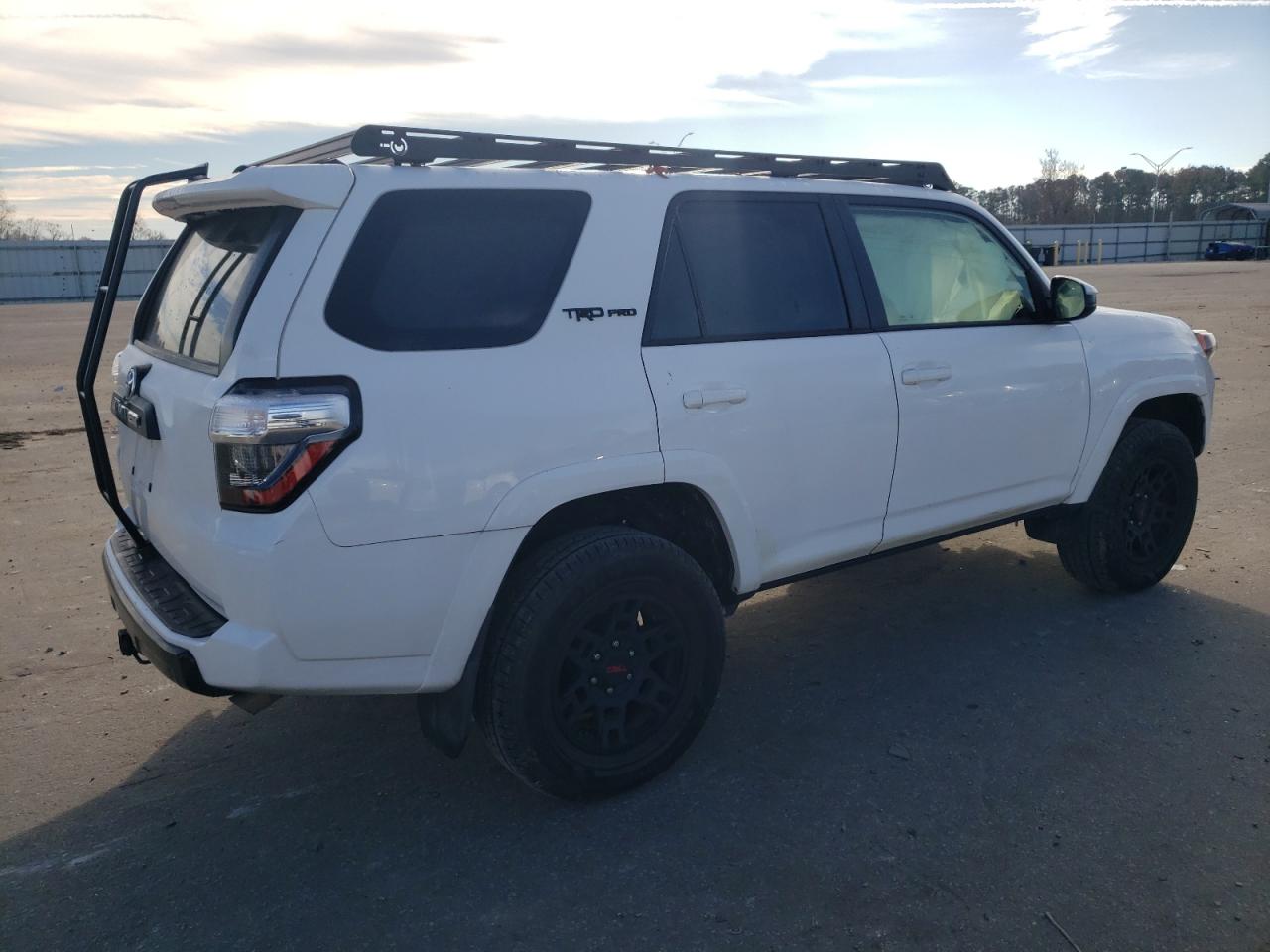 Photo 2 VIN: JTEBU5JR8G5336656 - TOYOTA 4RUNNER 