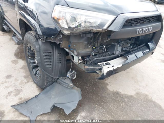 Photo 5 VIN: JTEBU5JR8J5495958 - TOYOTA 4RUNNER 