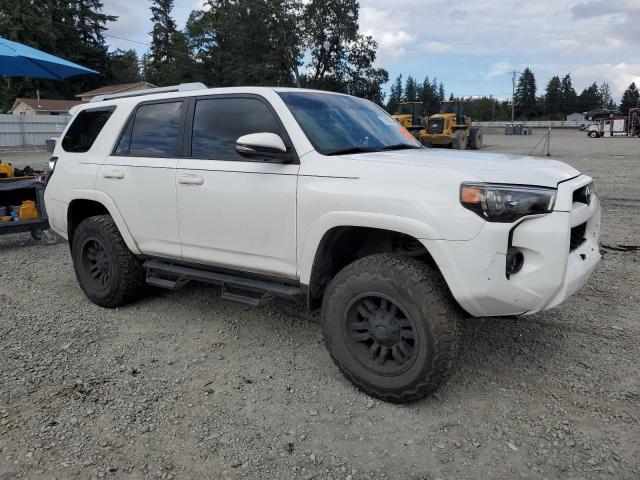 Photo 3 VIN: JTEBU5JR8J5539022 - TOYOTA 4RUNNER SR 