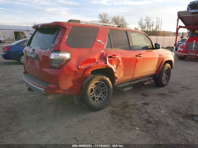 Photo 3 VIN: JTEBU5JR8J5544916 - TOYOTA 4RUNNER 