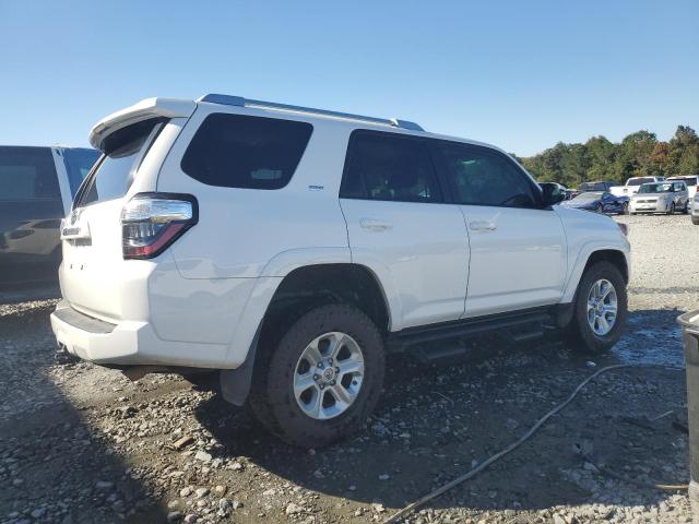 Photo 2 VIN: JTEBU5JR8J5568066 - TOYOTA 4RUNNER SR 