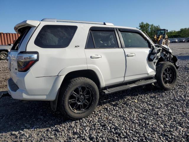 Photo 2 VIN: JTEBU5JR8J5609988 - TOYOTA 4RUNNER SR 