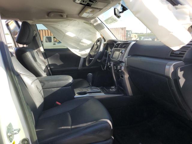 Photo 6 VIN: JTEBU5JR8J5609988 - TOYOTA 4RUNNER SR 