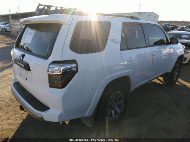 Photo 3 VIN: JTEBU5JR8K5698771 - TOYOTA 4RUNNER 