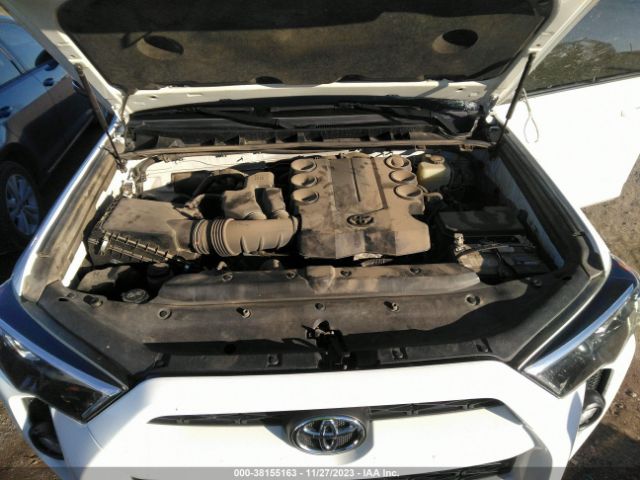 Photo 9 VIN: JTEBU5JR8K5698771 - TOYOTA 4RUNNER 