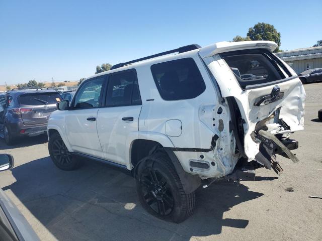 Photo 1 VIN: JTEBU5JR8L5794868 - TOYOTA 4RUNNER SR 